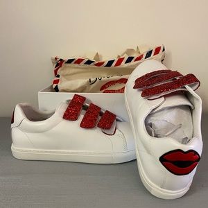 NWT Bons Baisers Sneakers